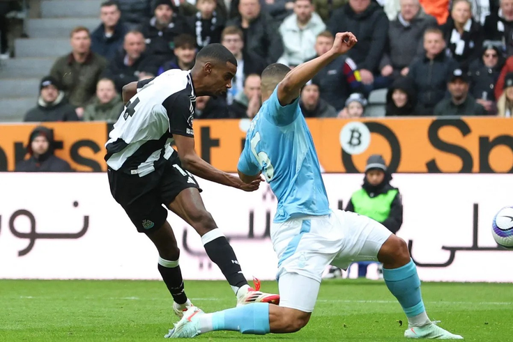 Isak follows in Lookman’s footsteps, takes extreme measure to secure preferred transfer move