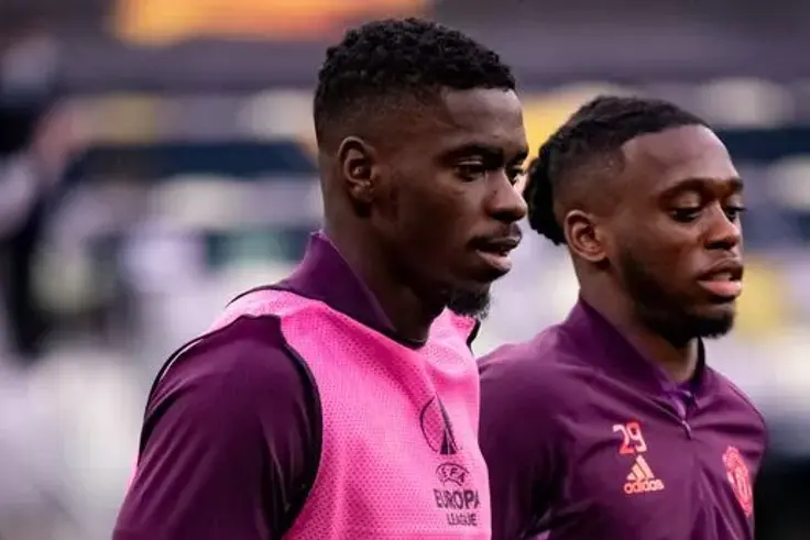 Axel Tuanzebe sues Manchester United