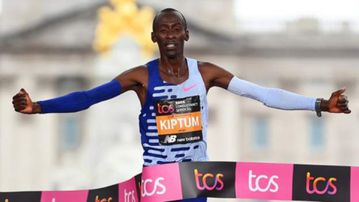 Kelvin Kiptum smashes course record in London to clock second fastest time in history