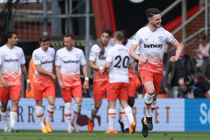 West Ham defeated struggling Bournemouth 4-0 in the Premier League