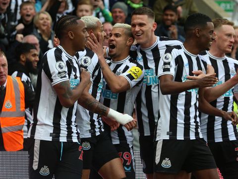 Newcastle outclass Tottenham to go above Manchester United