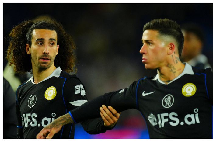 Neville calls out the disloyalty of Chelsea stars