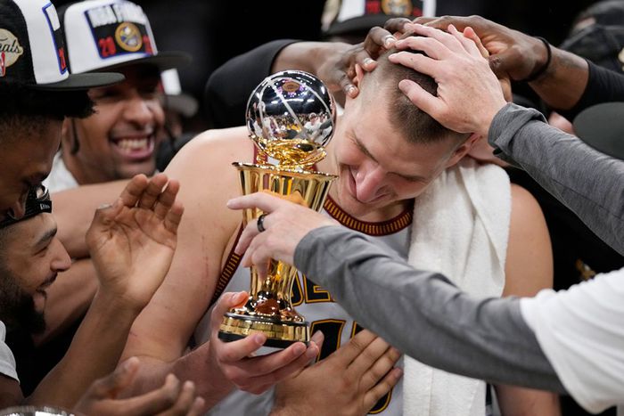 Nikola Jokic leads the Denver Nuggets past the Los Angeles Lakers and into the NBA finals
