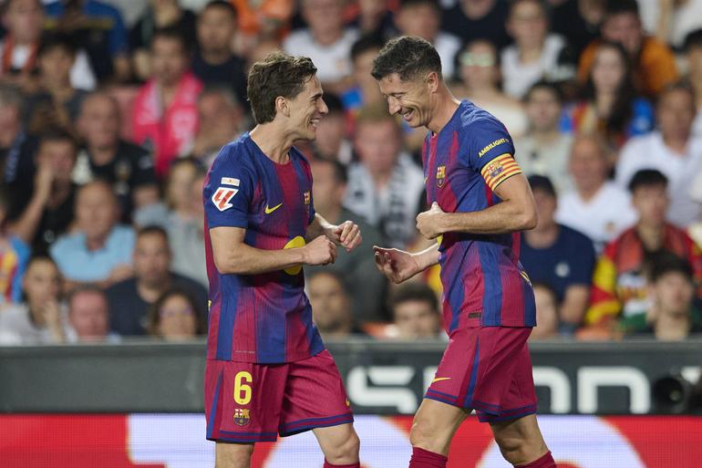 Robert Lewandowski scores for Barcelona || imago