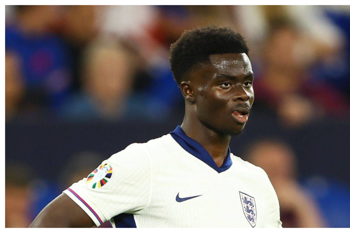 Ashely Cole demands that Saka should be dropped