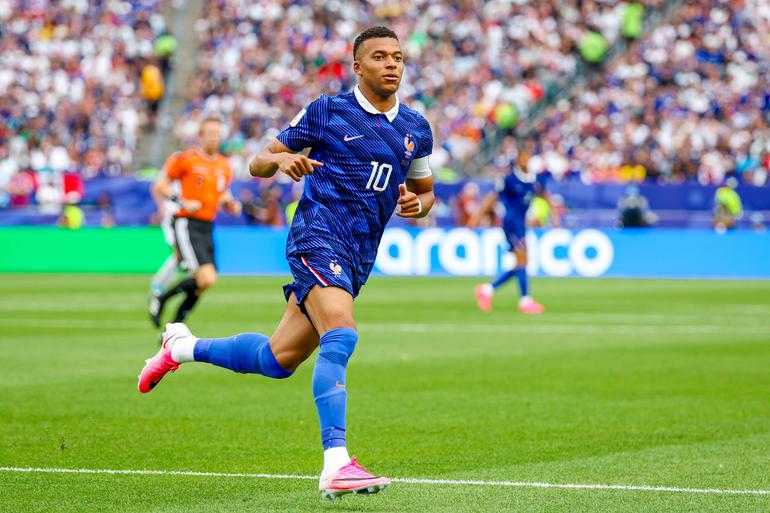 Mbappé celebrating his goal || Imago