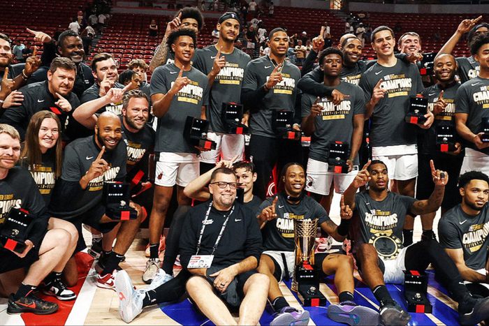In the NBA Summer League championship game, Josh Christopher leads the Miami Heat to beat the Memphis Grizzlies.