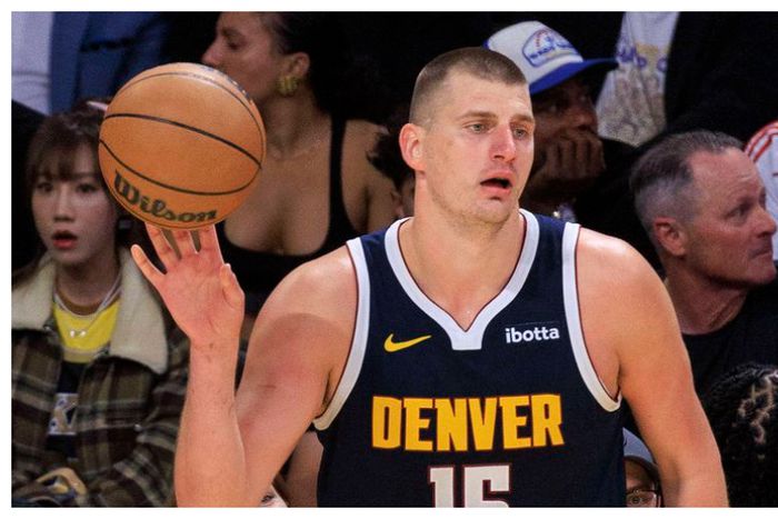 Shaq bows down to Serbian star Jokic