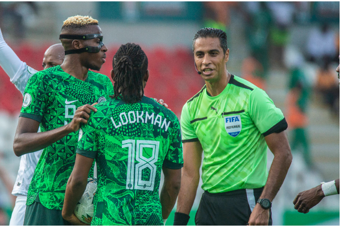 Lookman and Osimhen in action for Nigeria during the 2023 AFCON semifinal against South Africa |Pulsesports.ng