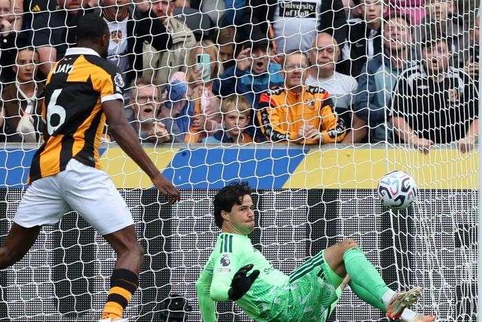Super Eagles Star Semi Ajayi Speaks Out After Inspiring Historic Hull City Upset Over Man United