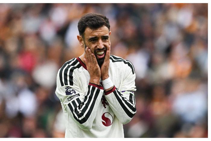 Fernandes slams teammates after shocking defeat