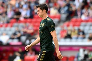 Lewandowski drops hint on future as Bayern head to bottom side Fuerth