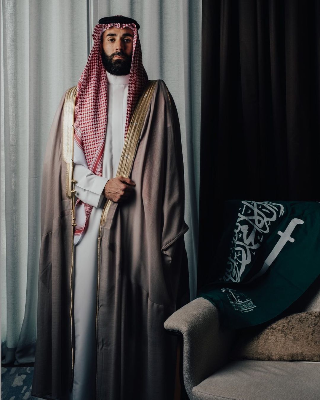 Benzema's Stylish National Day Celebration in Saudi Arabia Captured in Stunning Images 3