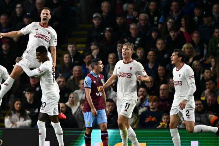 Jonny Evans celebrating Manchester United's goal against Burnley || Image credit: Imago