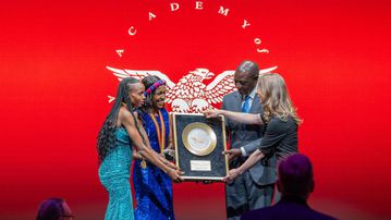 Faith Kipyegon, Beatrice Chebet honoured with prestigeous award in New York