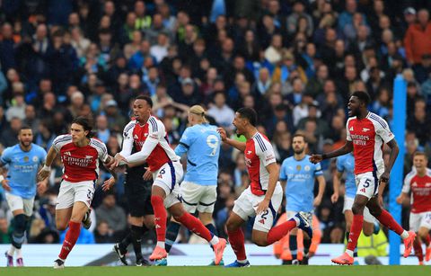 ‘Small team with small mentality’ — Manchester United legend slams Arsenal for 'negative' tactics against Manchester City