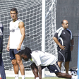 Jose Mourinho in Real Madrid training with Karim Benzema (L) and Cristiano Ronaldo (R) || Image credit: Imago