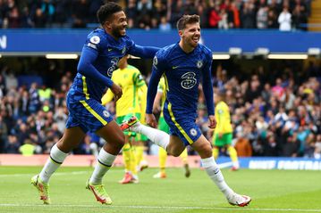 Mount bags treble as Chelsea hit Norwich for seven