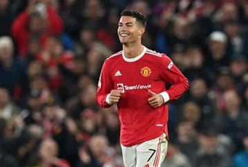 Ronaldo's duel with Salah takes centre stage as Man Utd face Liverpool