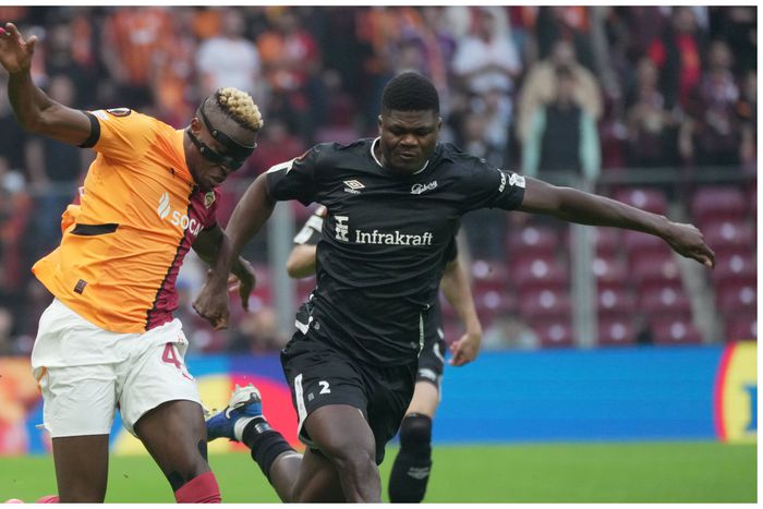 Victor Osimhen marked tightly by Terry Yegbe during the game against Elfsborg.