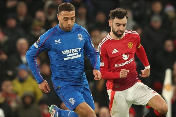 Dessers faces Fernandes in the game.