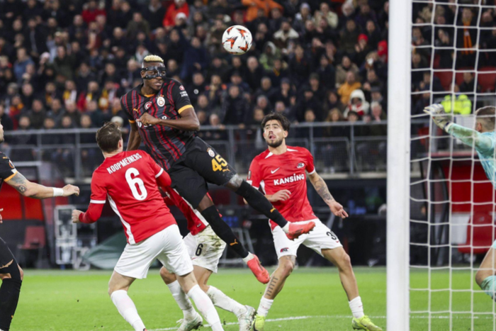 Victor Osimhen attempting a header in a Super Lig clash for Galatasaray || Image credit: Imago