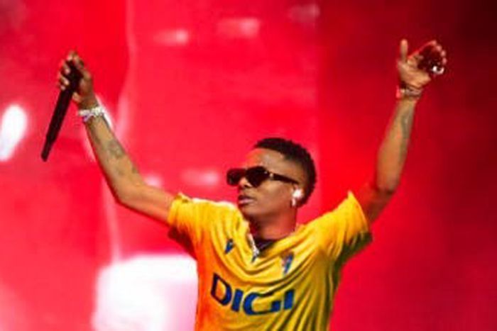 Cadiz shares Wizkid picture on Twitter.