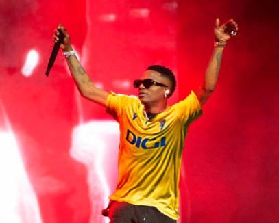 Afrobeat starboy Wizkid sporting the Cadiz kit.