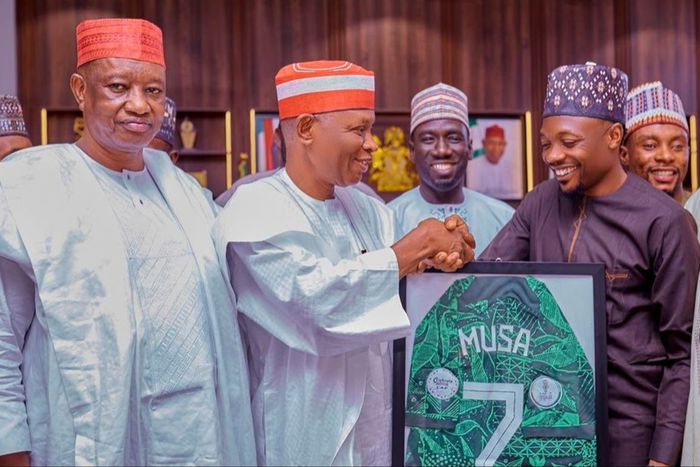 Super Eagles captain Ahmed Musa visits Kano State Governor.