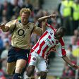 Peter Ndlovu playing against Arsenal | Imago