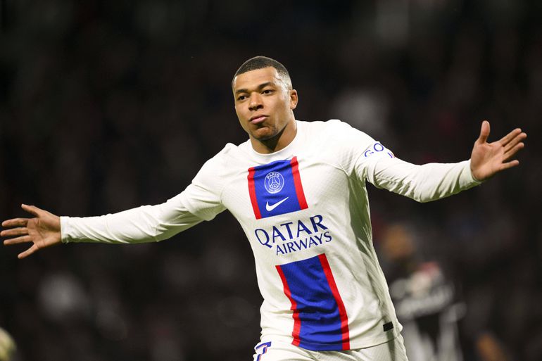 Kylian Mbappe is one of the leading goal scorer in Ligue 1