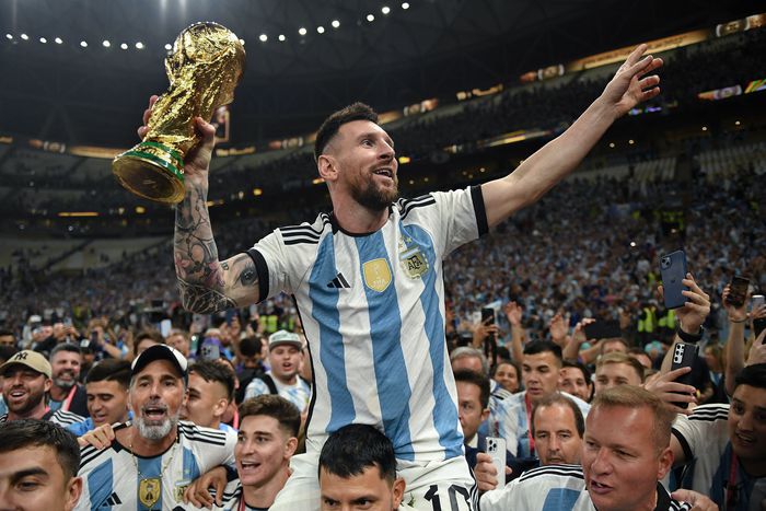 Lionel Messi lifting the 2022 World Cup. (Photo Courtesy)