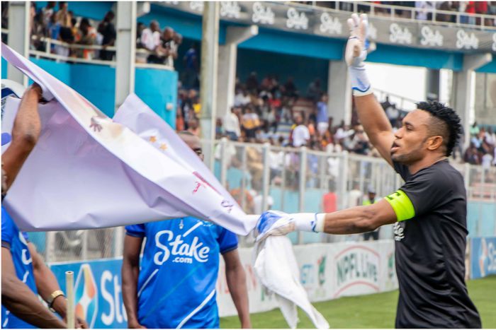 Super Eagles goalkeeper Olorunleke Ojo during his farewell at Enyimba.