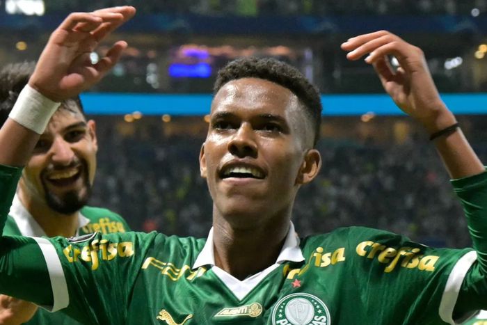 Chelsea's new buy Estevao has been rated as the best since Neymar in Brazil.