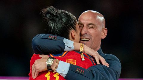 Luis Rubiales: FIFA to investigate Spanish FA president over World Cup Final kiss