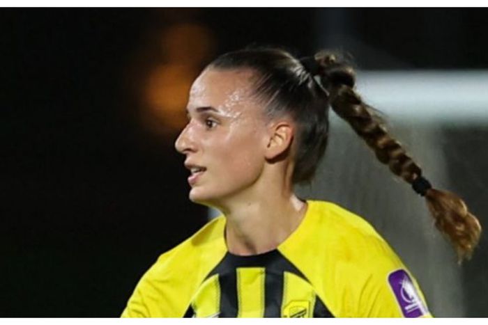 Plumptre hits back at sexist online comment