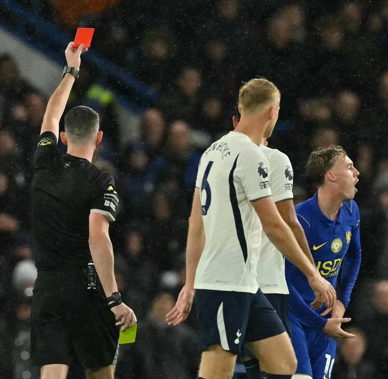 Cole Palmer sent off against Tottenham.
