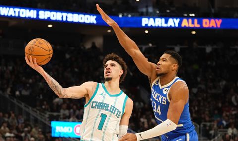 Giannis Antetokounmpo leads Bucks to win over Hornets despite Lamelo's 50-point effort