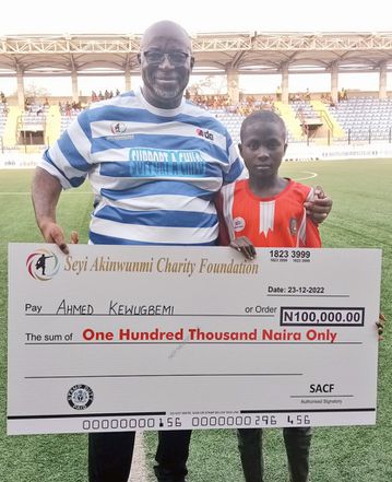 Ex-NFF Vice President Seyi Akinwunmi rewards 60 kids with scholarships