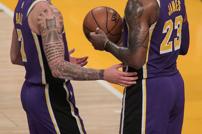 Betting tips for Dallas Mavericks vs Los Angeles Lakers