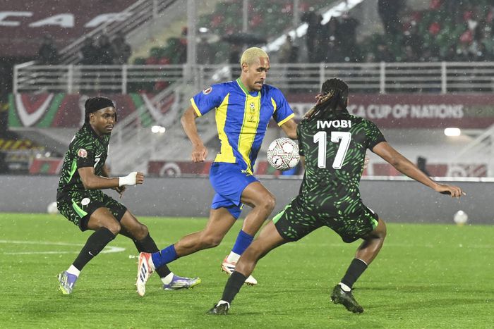 lookman in action against Tunisia || X