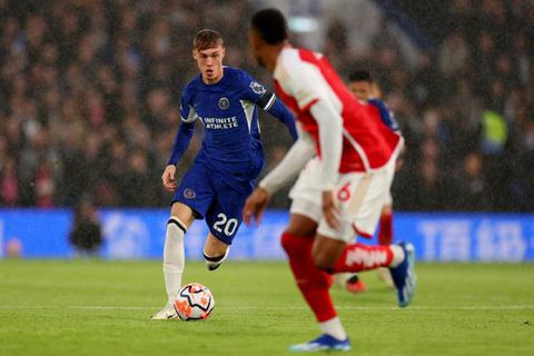 Cole Palmer playing for Chelsea against Arsenal | Imago