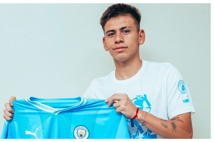Manchester City sign Claudio Echeverri
