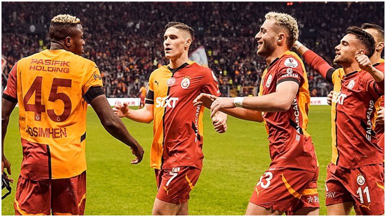 Victor Osimhen celebrates with his Galatasaray teammates.