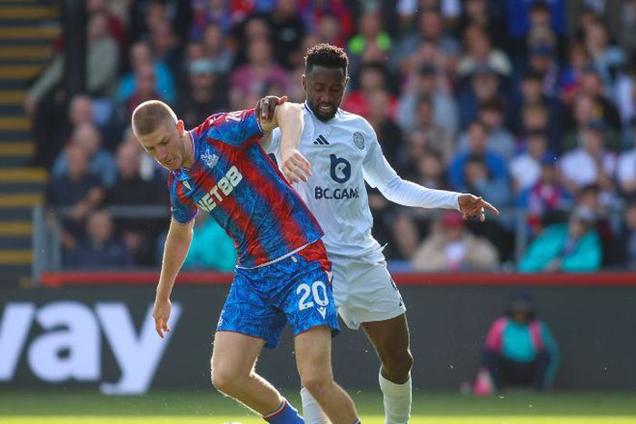 Wilfred Ndidi tackling Adam Wharton || Image credit: Imago