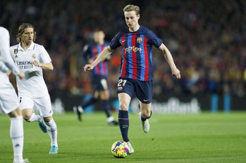 Barcelona lose Frenkie de Jong with El Clasico looming