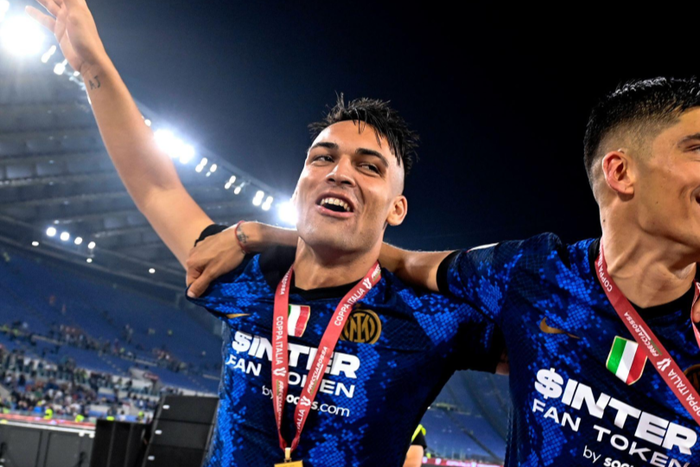Lautaro Martinez and Angel Correa celebrating the Scudetto