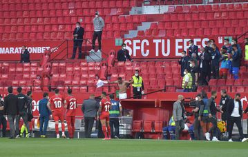 Sevilla and Granada have to restart after referee calls time early