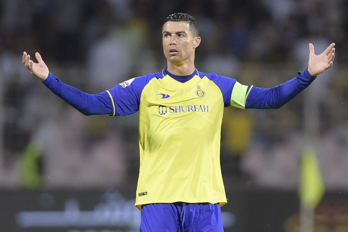 Furious Ronaldo vents frustration at his coaching staff in Al-Nassr loss