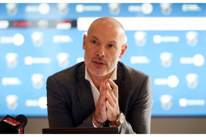 Peace talks scheduled between Howard Webb and Nottingham Forest's owners
